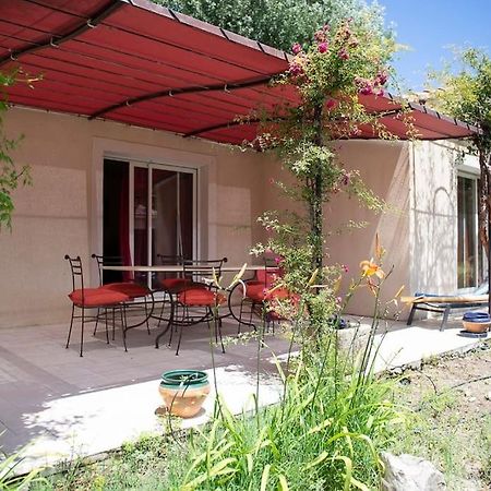 Petit Paradis . Pujaut Εξωτερικό φωτογραφία